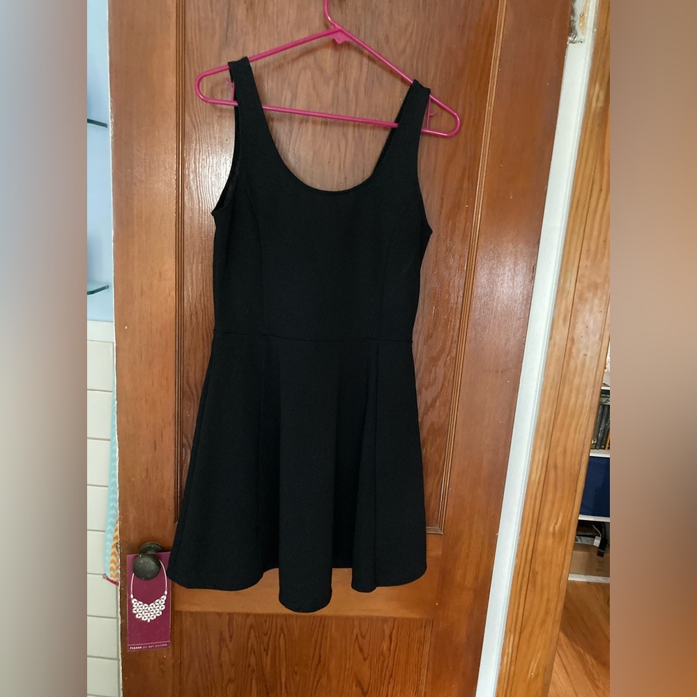 Black Sleeveless Skater Dress 🖤✨🖤👯‍♀️✨